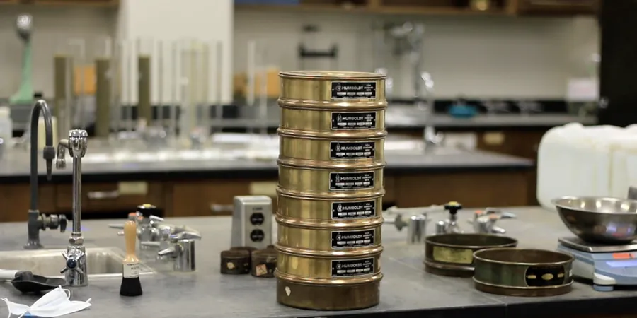 Grain Size Analysis (Sieve + Hydrometer) in Longueuil: Reliable Soil Gradation Testing